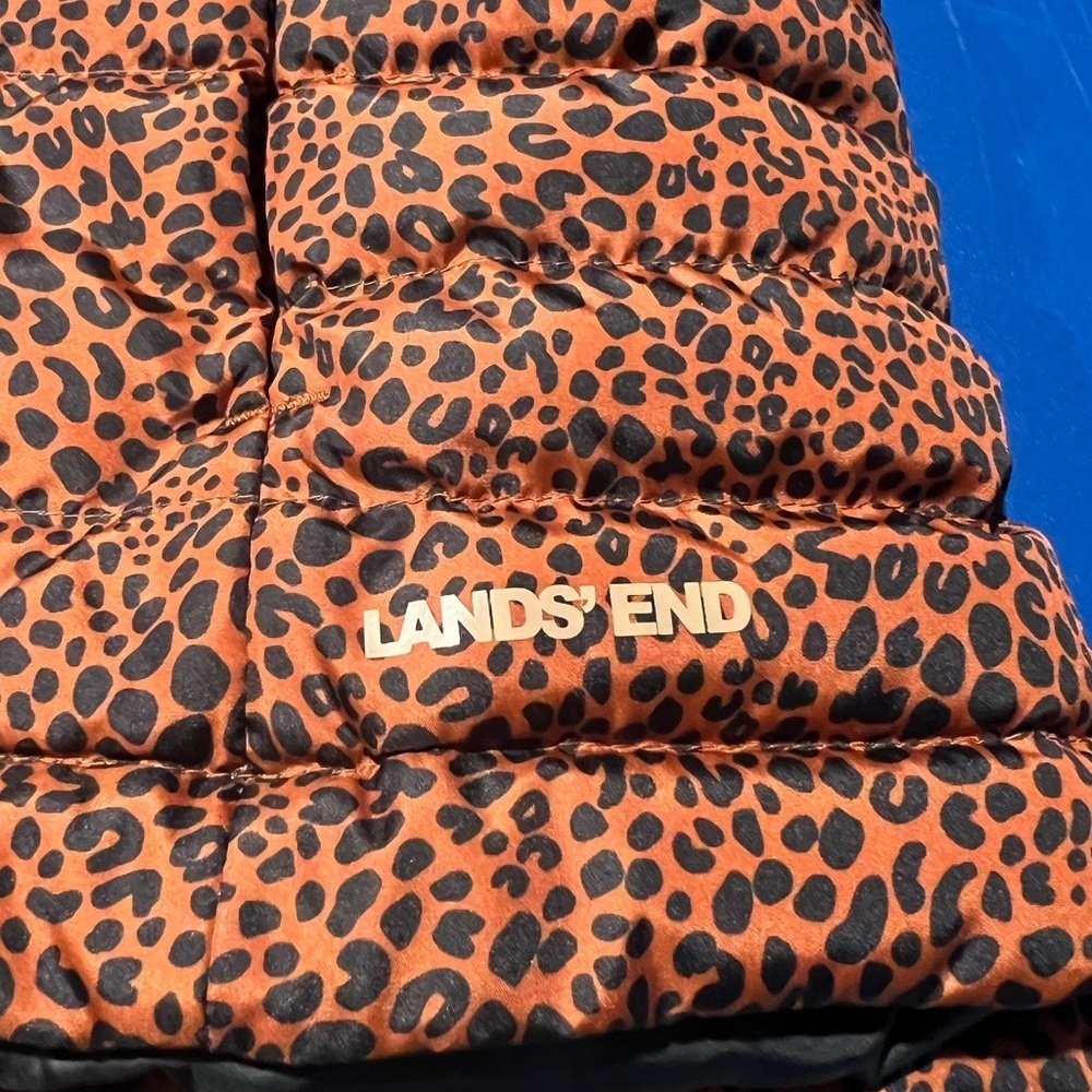 Lands End Women's Black & Brown Animal Print Down Filled Vest Size Small Cozy - Picture 8 of 8